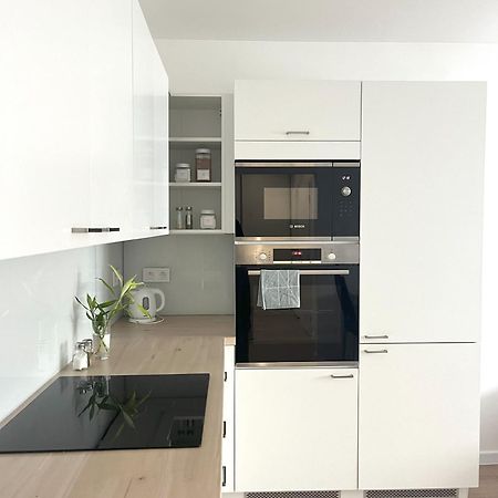 Elegant Escape Apartment III - Free Parking, Easy Access To City Center ブラチスラヴァ エクステリア 写真
