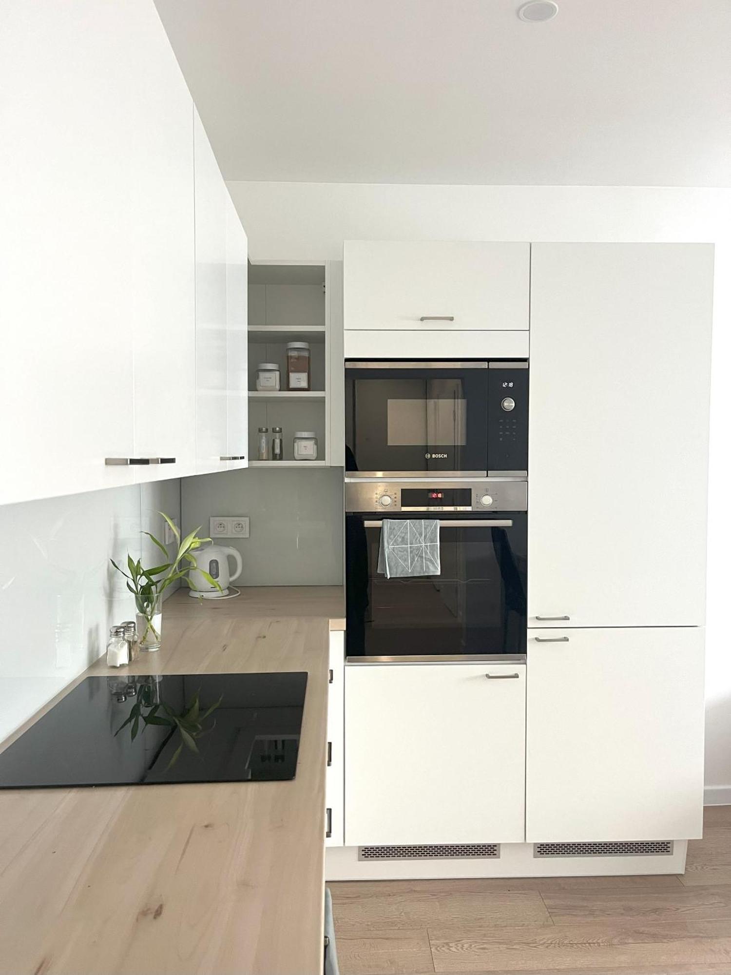 Elegant Escape Apartment III - Free Parking, Easy Access To City Center ブラチスラヴァ エクステリア 写真