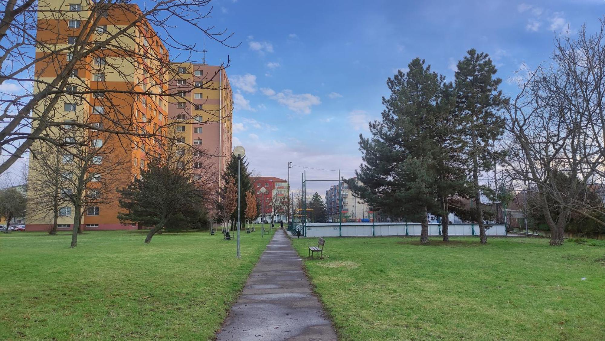 Elegant Escape Apartment III - Free Parking, Easy Access To City Center ブラチスラヴァ エクステリア 写真