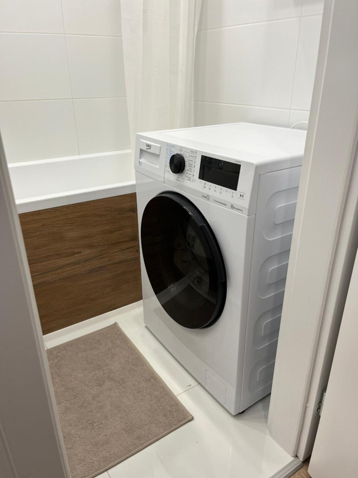 Elegant Escape Apartment III - Free Parking, Easy Access To City Center ブラチスラヴァ エクステリア 写真